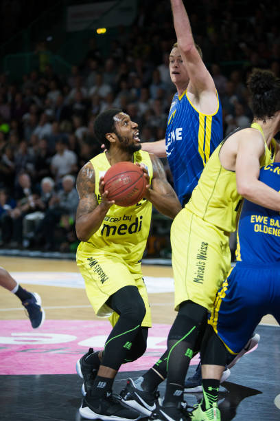 完成三个连 完成三个连